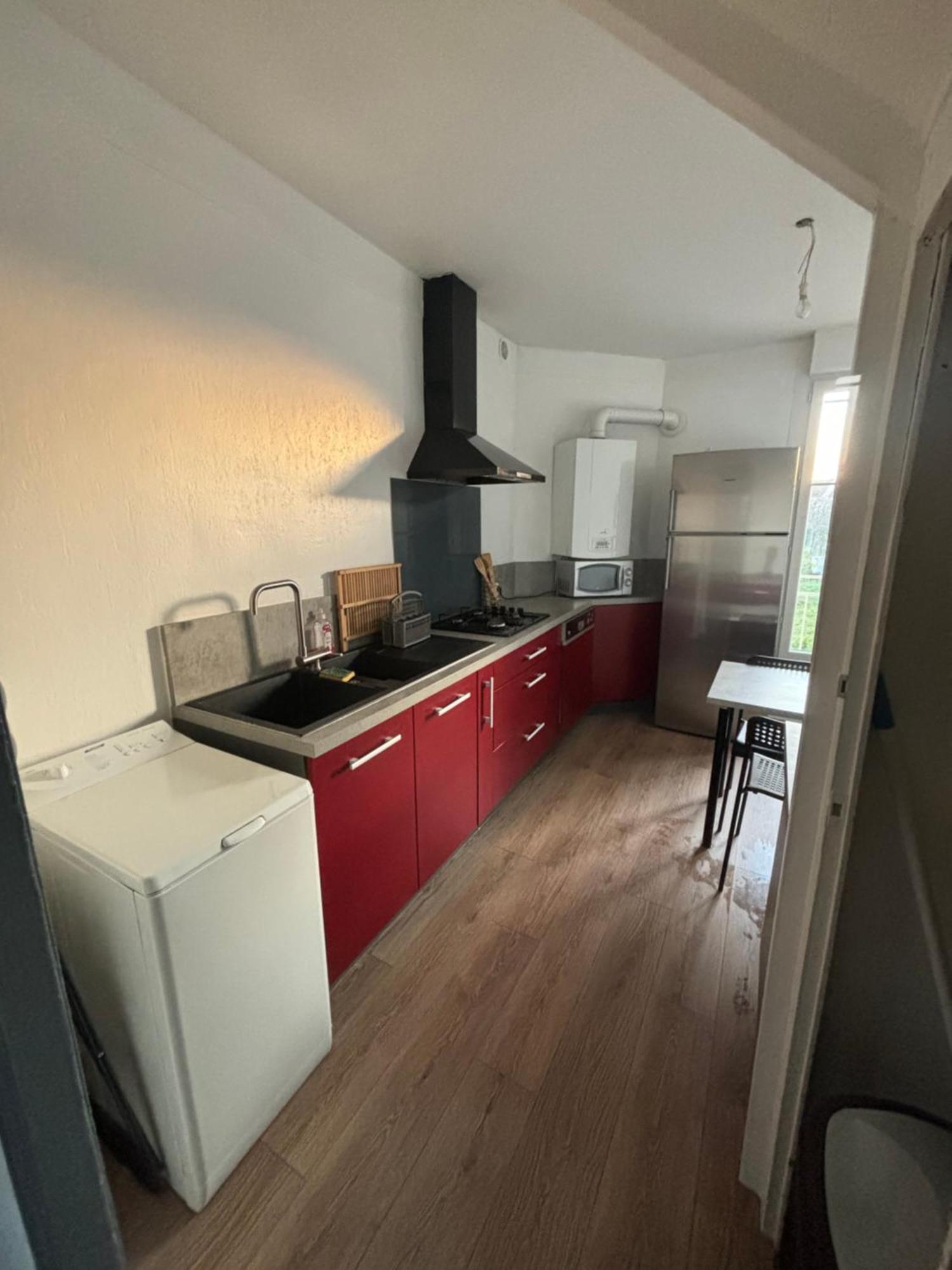 Agreable Maison De Ville Avec Jardin Сен Дизие Екстериор снимка